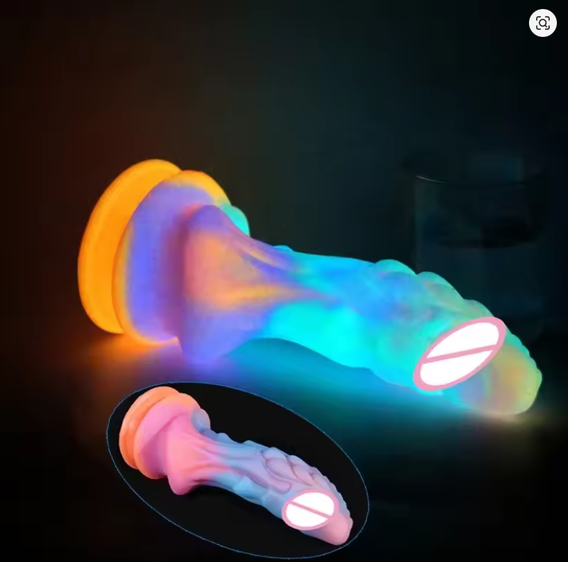 Dildo Fantasía Luminoso – Brillo sutil y presencia impactante - Imagen 2